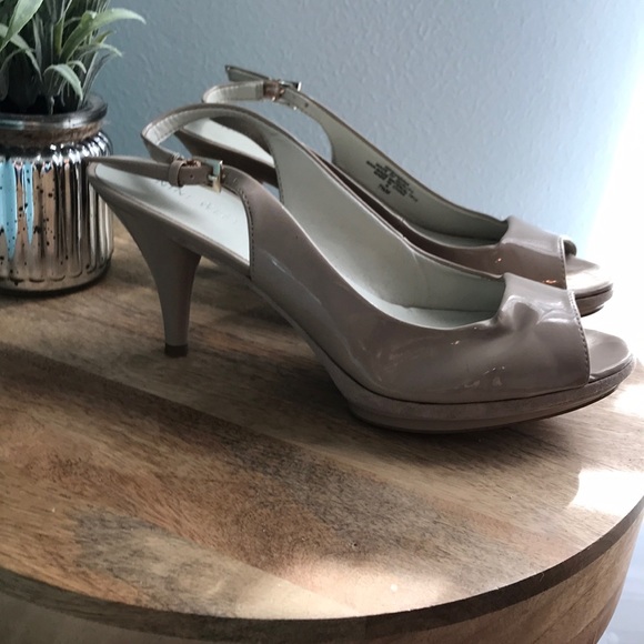 Shoes - Picture 5 of 5